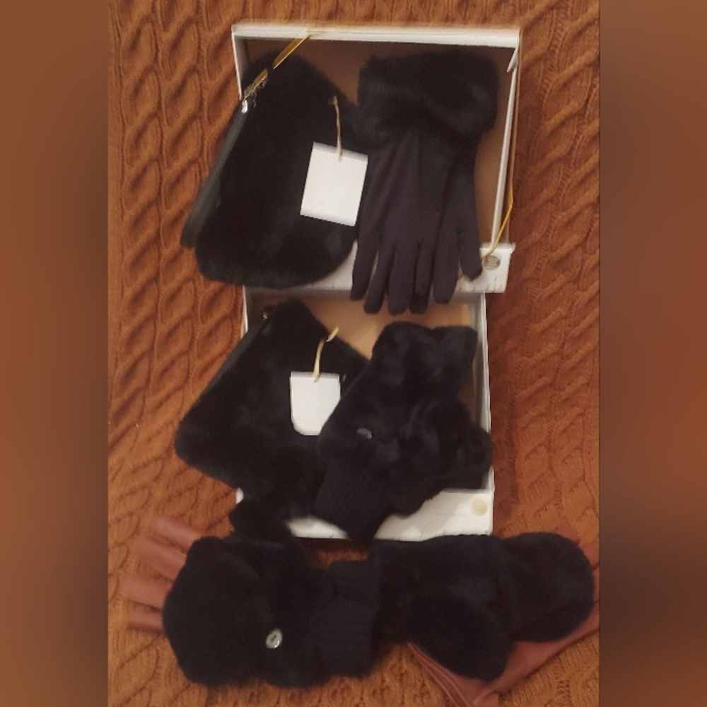House of Harlow Faux Fur Fingerless  Gloves/Mittens Tech Gloves Wristlet Bag NIB